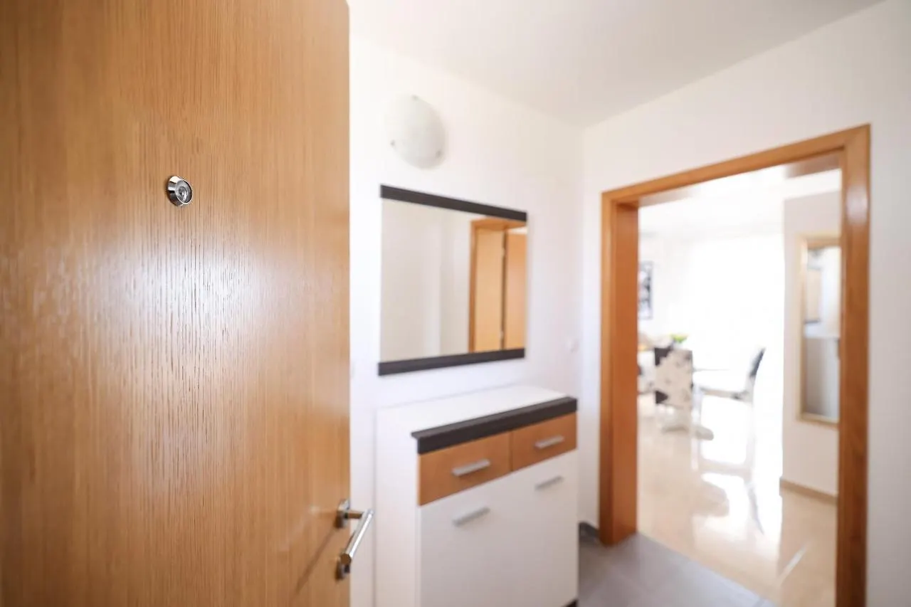 Chill 4 Real Sea View Mandre Apartment 0*,  Croatia