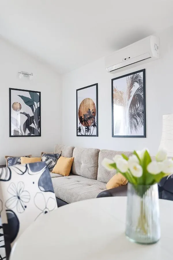 Chill 4 Real Sea View Mandre Apartment